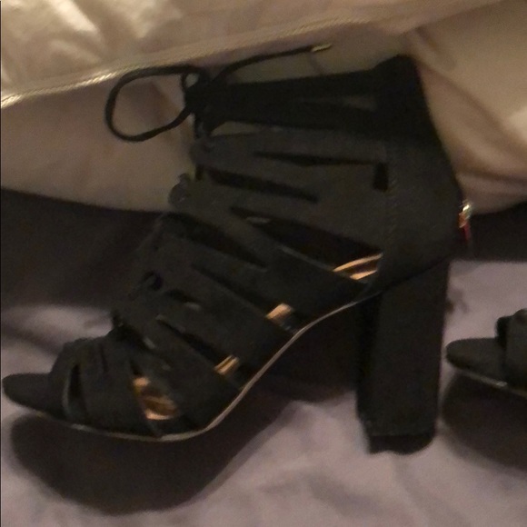 Black chunky heels - Picture 2 of 5